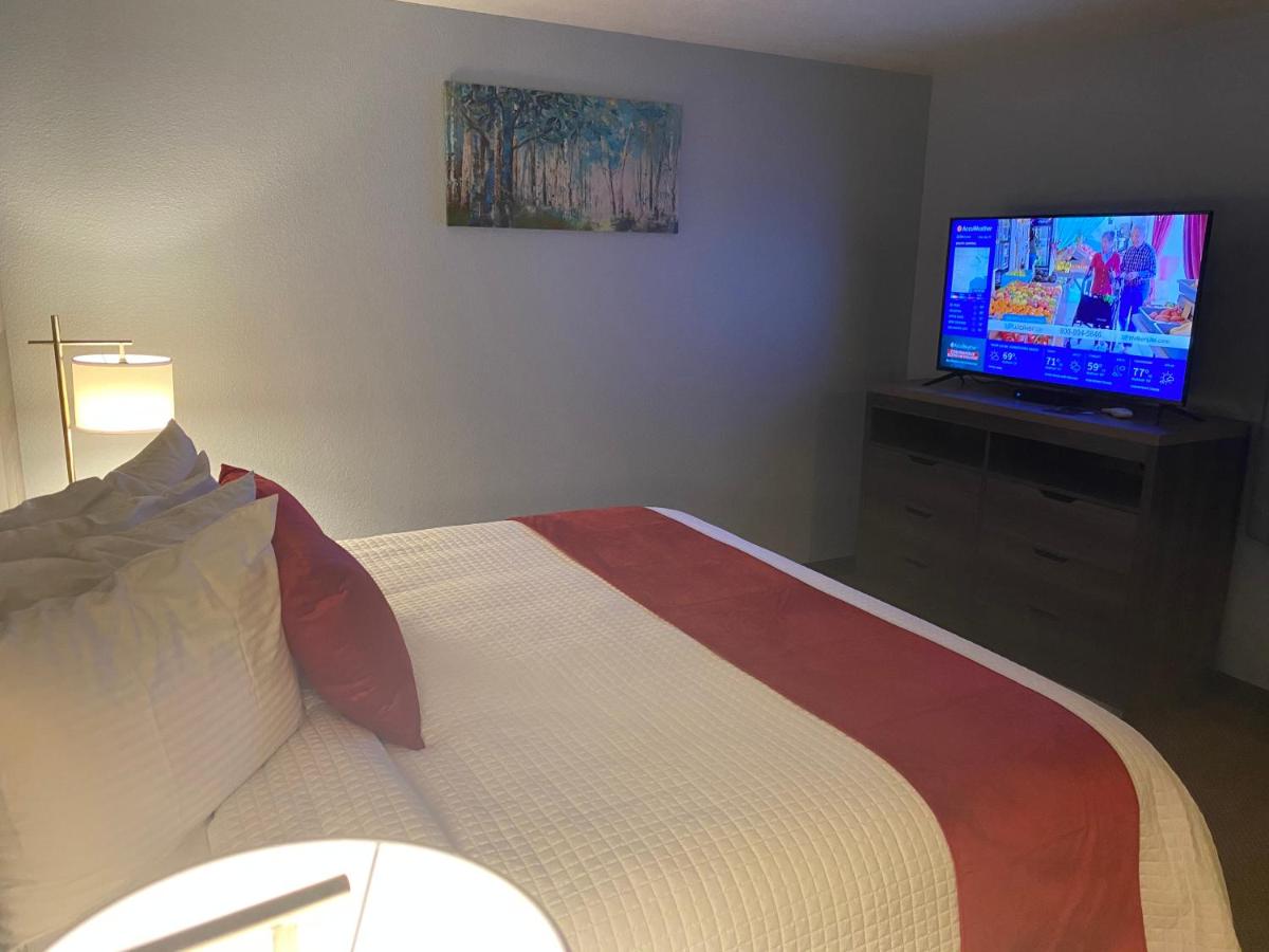 | Garnett Hotel & RV Park