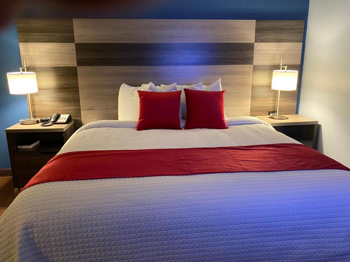 | Garnett Hotel & RV Park