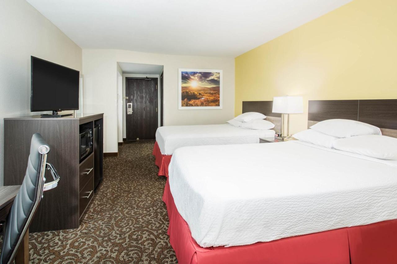 Queen Room with Two Queen Beds - Non-Smoking at Days Inn by Wyndham Phoenix North