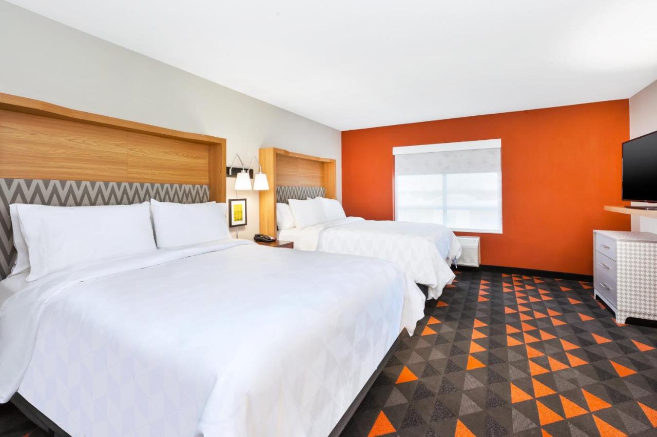 Suite - Mobility Access/Hearing Accessible at Holiday Inn & Suites Toledo Southwest - Perrysburg by IHG