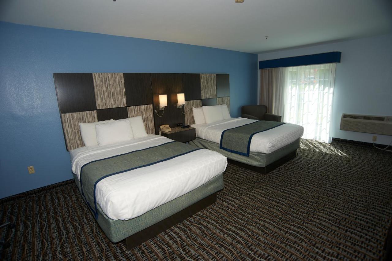 | Sandwich Lodge & Resort