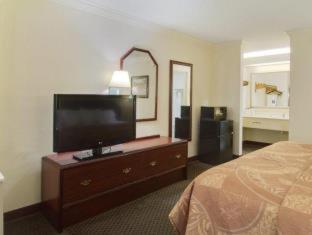 Room #33446127 at Best Western Inn & Suites