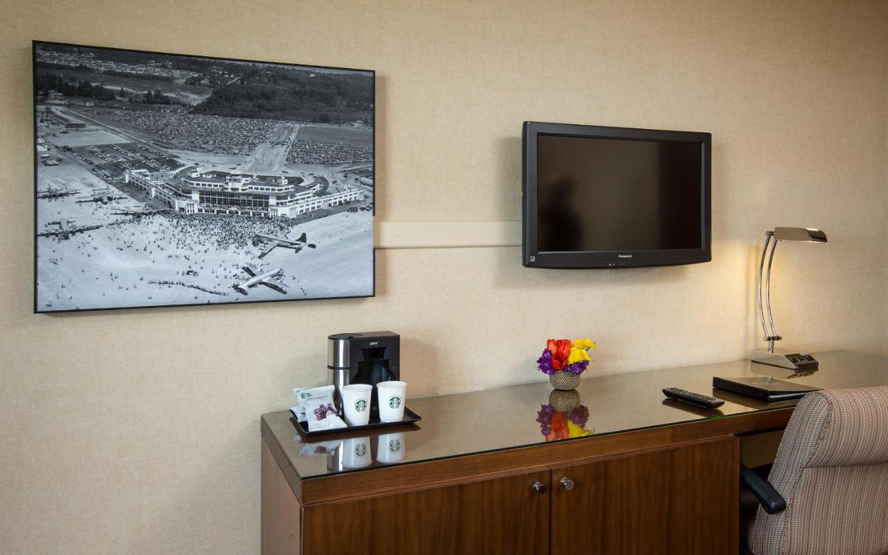 King Room at Coast Gateway Hotel