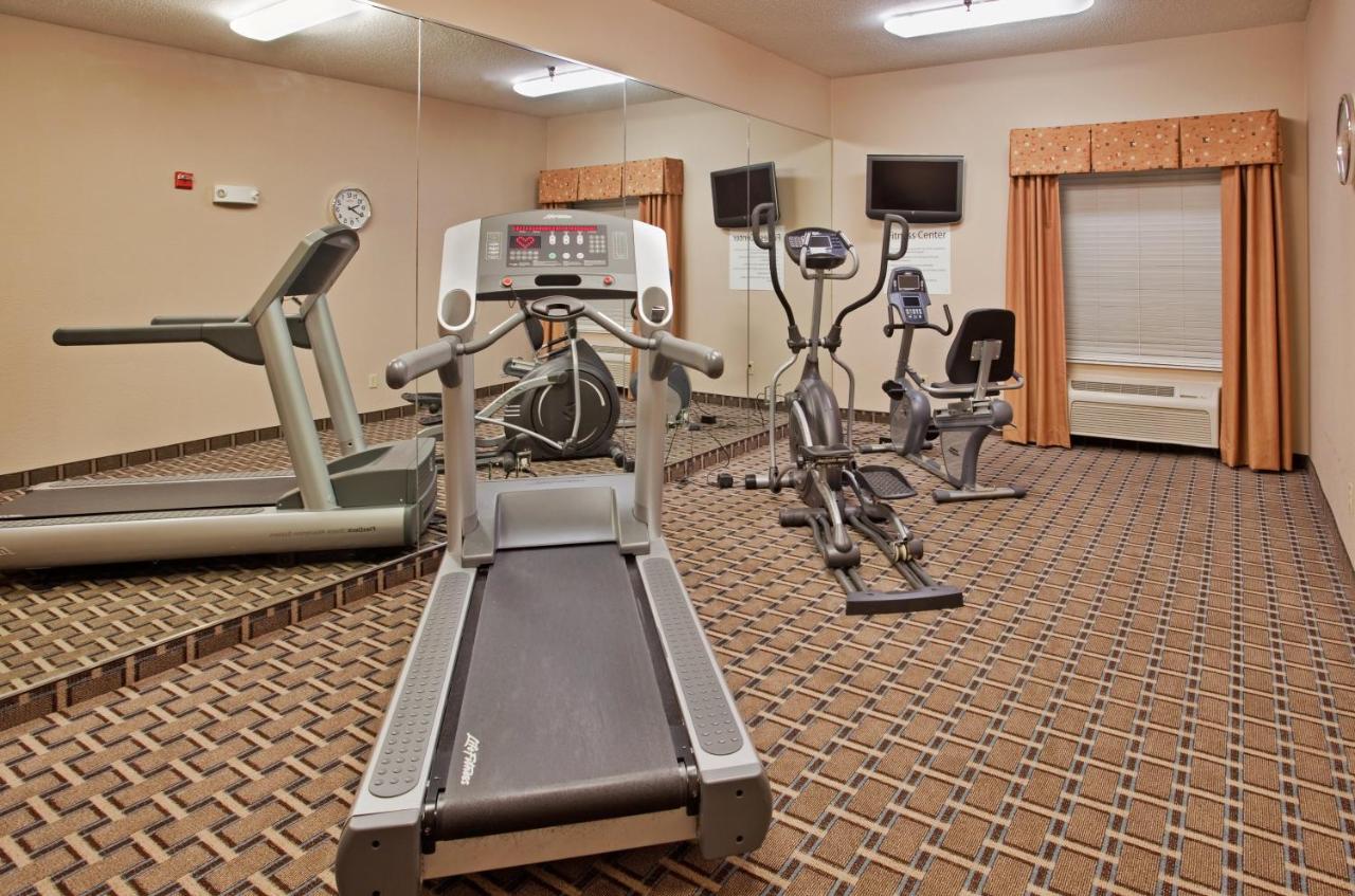 | Holiday Inn Express Kansas City Liberty Missouri, an IHG Hotel
