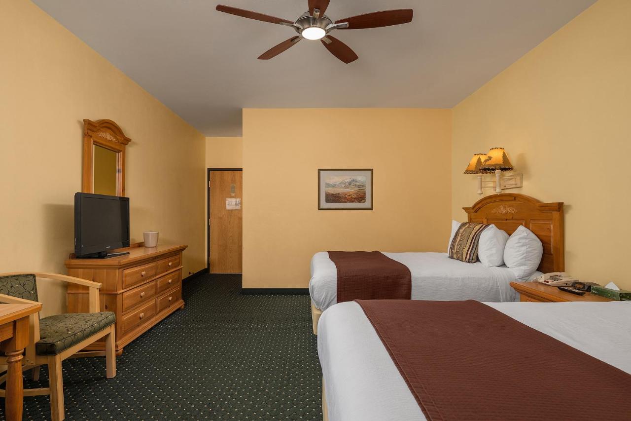 Queen Room with Two Queen Beds at Chena Hot Springs Resort