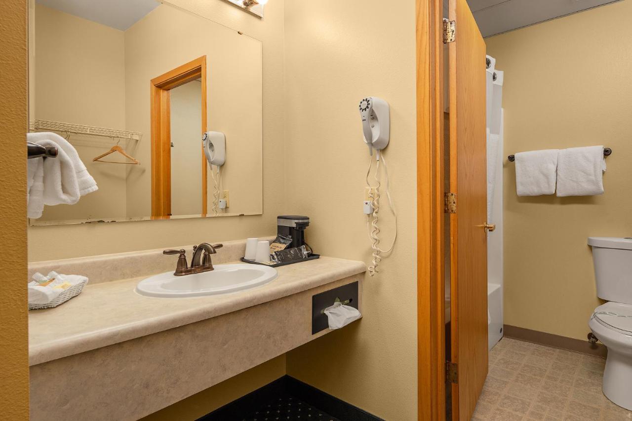 Queen Room with Two Queen Beds at Chena Hot Springs Resort