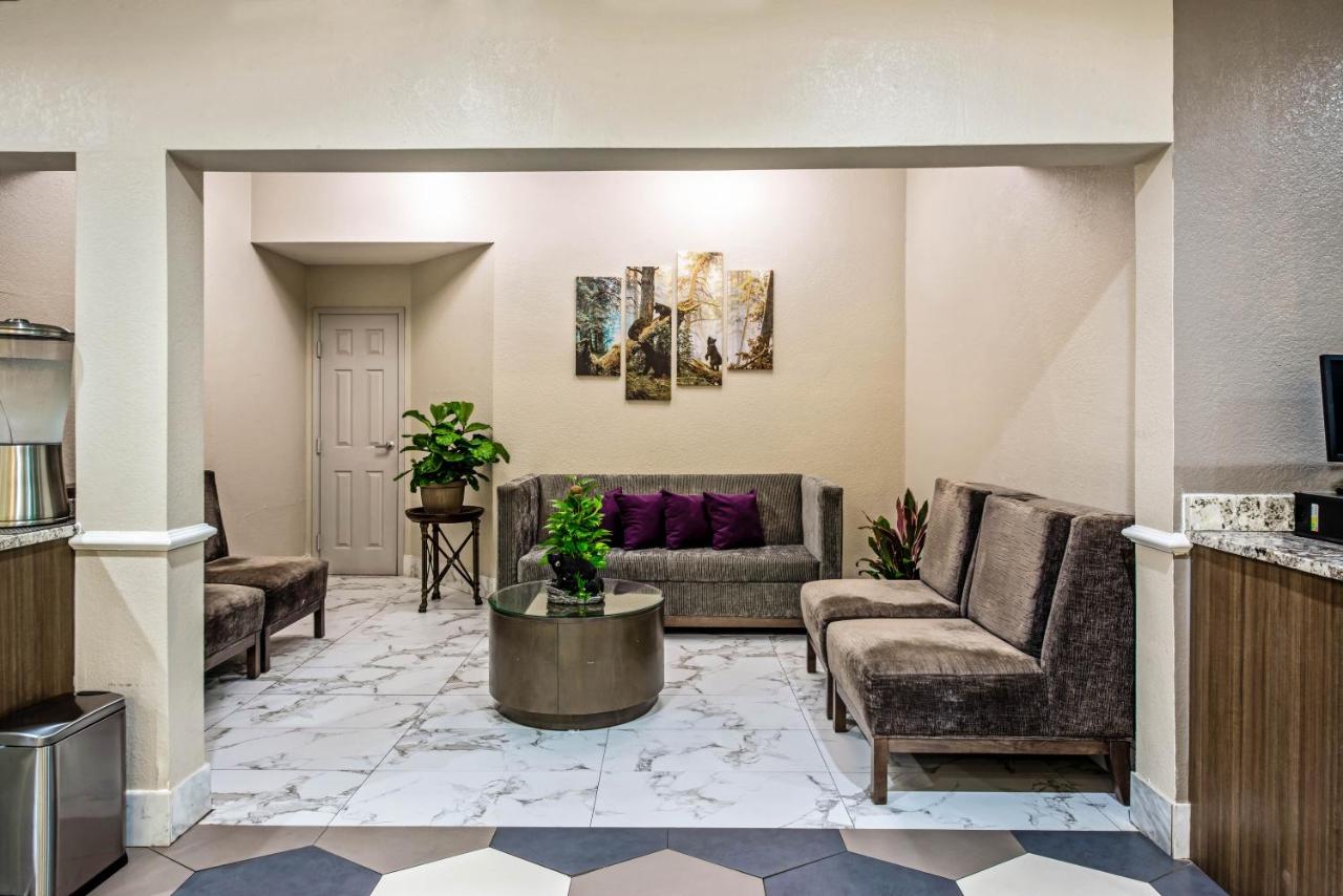 | La Quinta Inn & Suite Kingwood Houston IAH Airport 53200