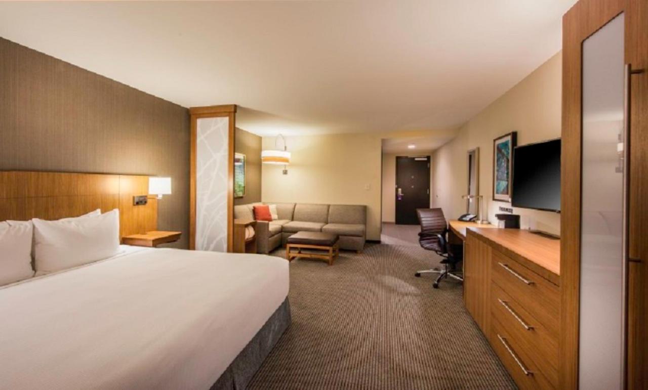 King Room - Non-Smoking at Hyatt Place Cleveland / Westlake / Crocker Park