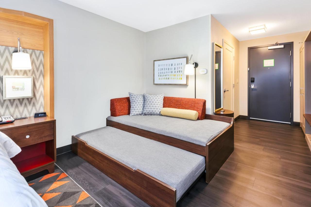 King Room with Hide-Away Bed - Non-Smoking at Holiday Inn & Suites Toledo Southwest - Perrysburg by IHG
