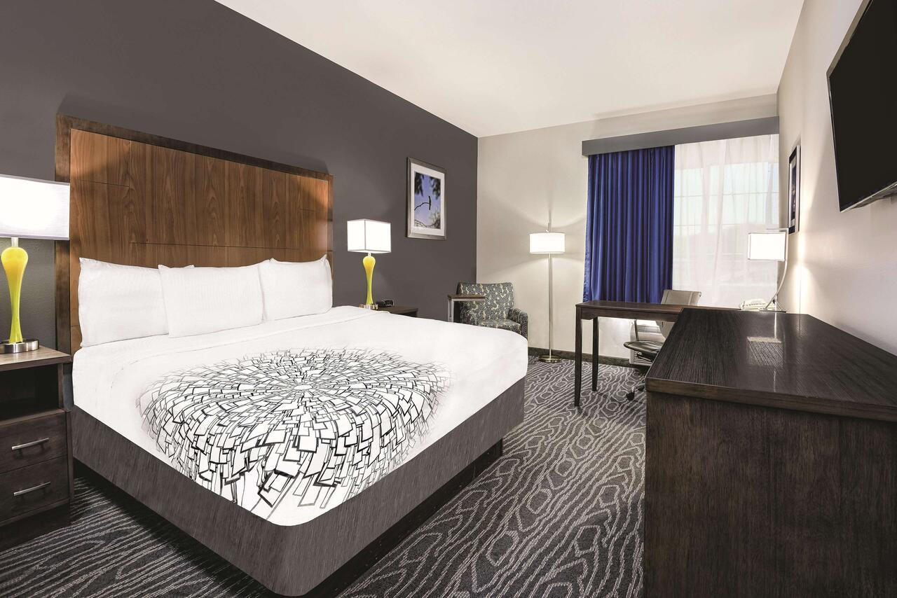 Deluxe King Room - Non-Smoking at La Quinta Inn & Suites by Wyndham Mercedes Outlet Mall