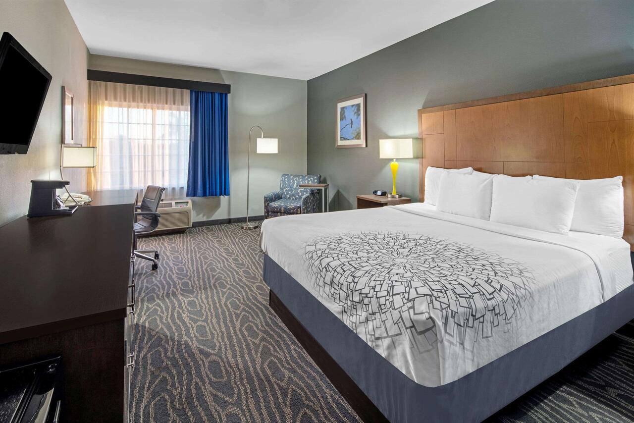 Deluxe King Room - Non-Smoking at La Quinta Inn & Suites by Wyndham Mercedes Outlet Mall