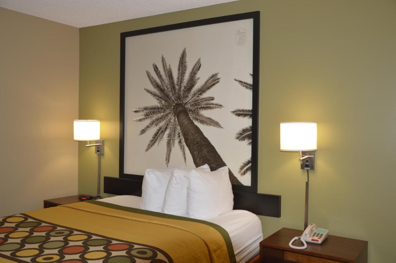  | Super 8 by Wyndham Monticello