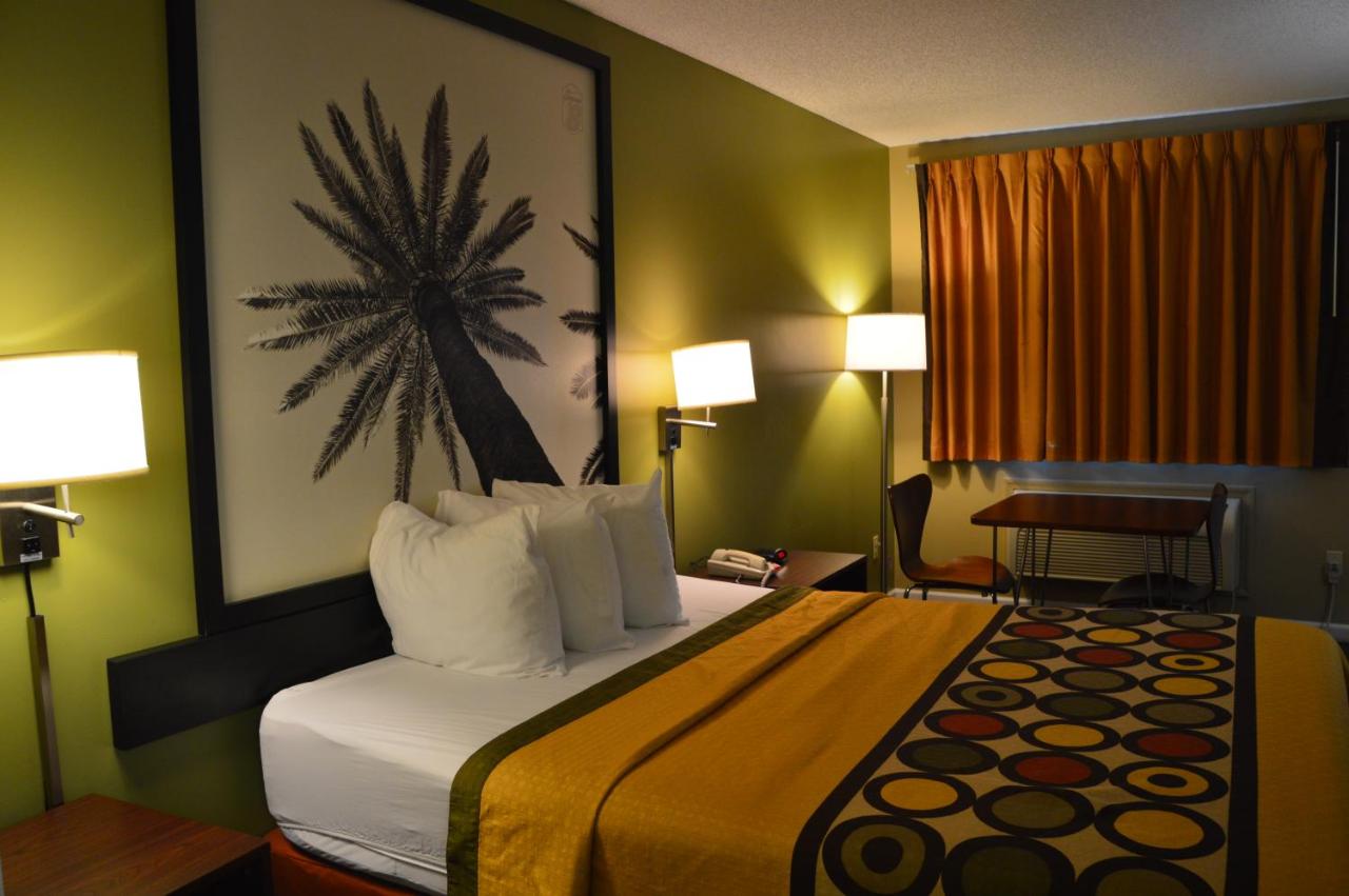  | Super 8 by Wyndham Monticello