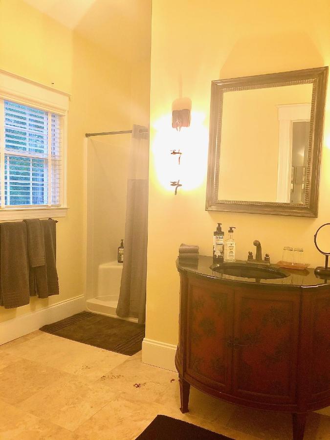  | LaPolena Bed & Breakfast