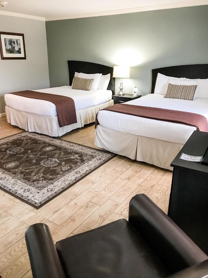 | The Dahlonega Square Hotel & Villas