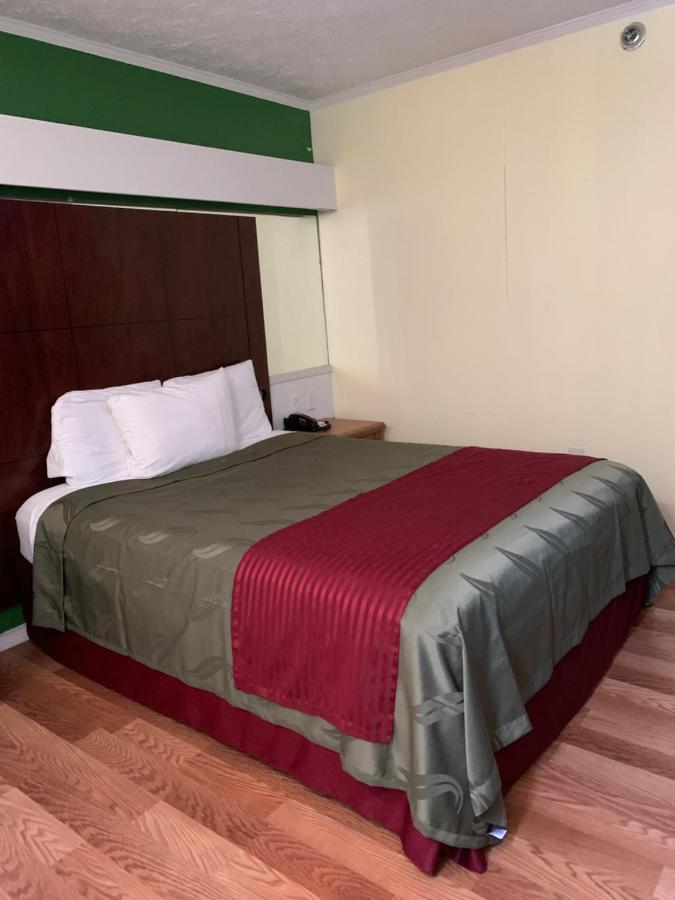 | Holiday Lodge - Greensboro/Lake Oconee