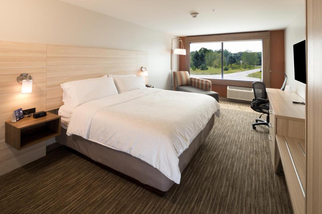 | Holiday Inn Express And Suites Auburn, an IHG Hotel