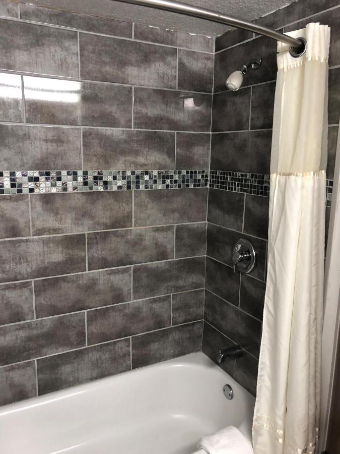 Business Double Room - Non-Smoking at Travelodge by Wyndham Lakeland