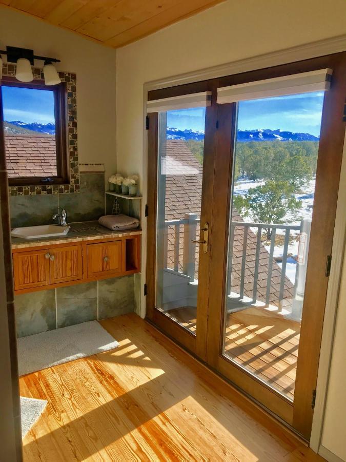 | Double G Ranch & Guestlodge