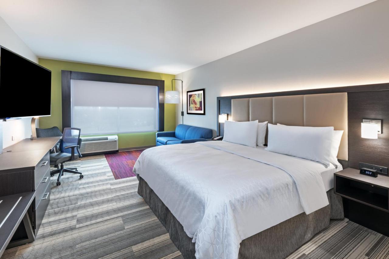 King Room - Hearing Accessible - Non-Smoking at Holiday Inn Express & Suites Purcell, an IHG Hotel