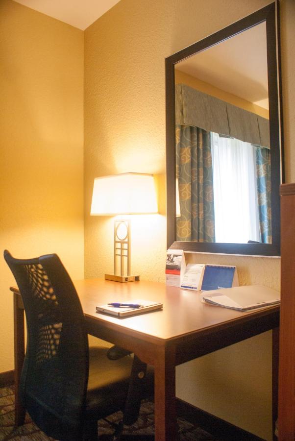 | Holiday Inn Express Hotel & Suites Jacksonville South I-295, an IHG Hotel