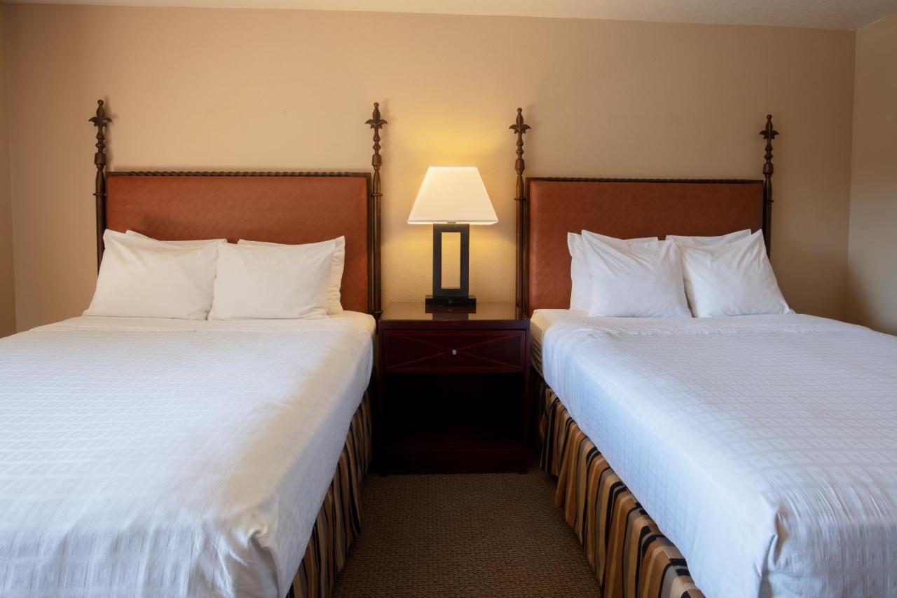 Standard Queen Room with Two Queen Beds with River View at Riverside Inn