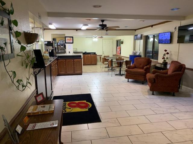 | Super 8 by Wyndham West Memphis