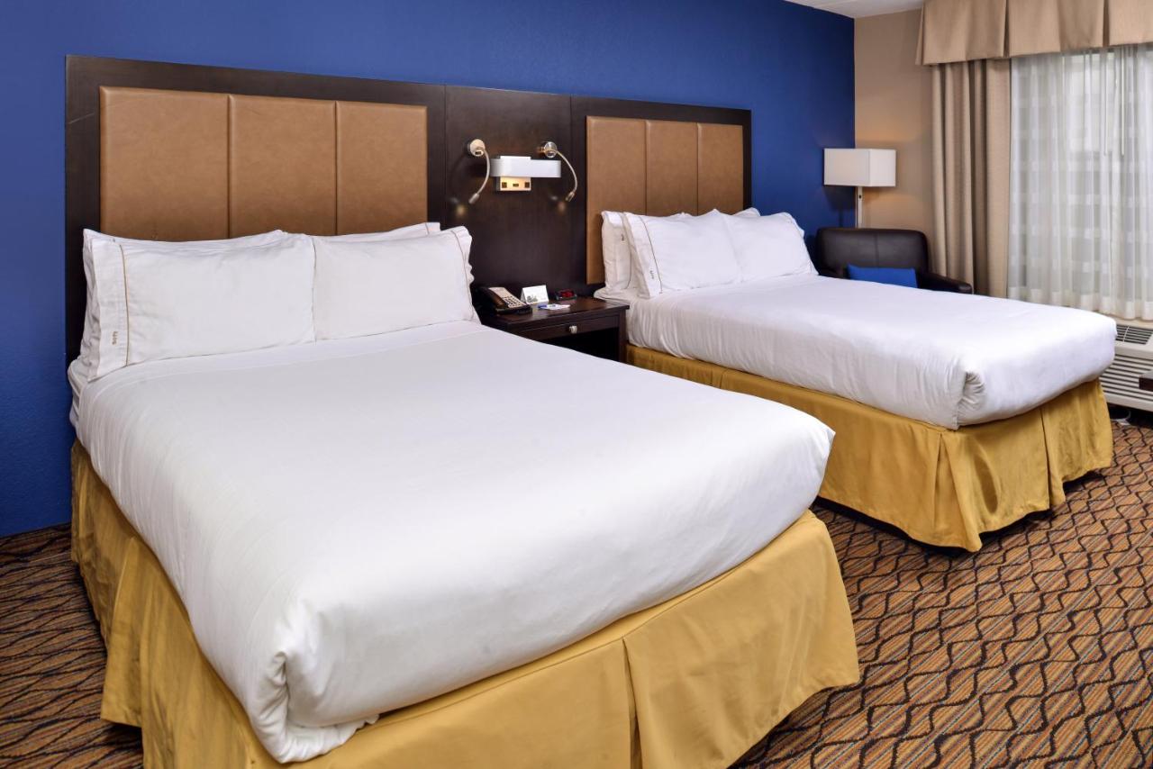 | Holiday Inn Express Hunt Valley, an IHG Hotel