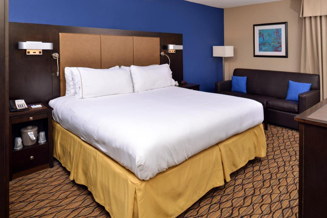 | Holiday Inn Express Hunt Valley, an IHG Hotel
