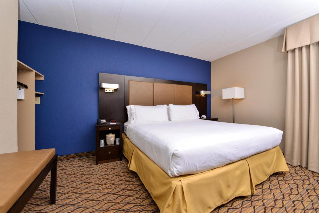 | Holiday Inn Express Hunt Valley, an IHG Hotel