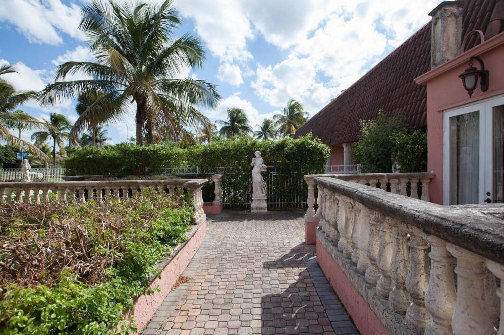 | Miami Gardens Inn & Suites