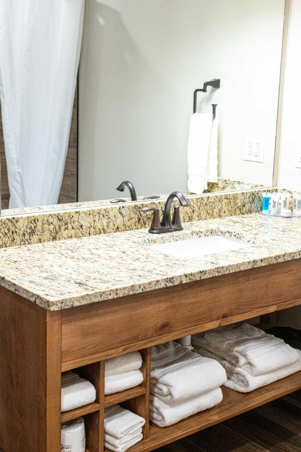 Deluxe Double Room with Two Queen Beds at Sawtelle Mountain Resort