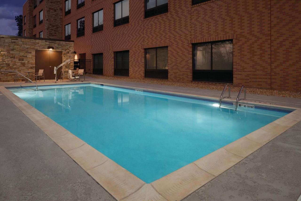 | Holiday Inn Express Newnan, an IHG Hotel