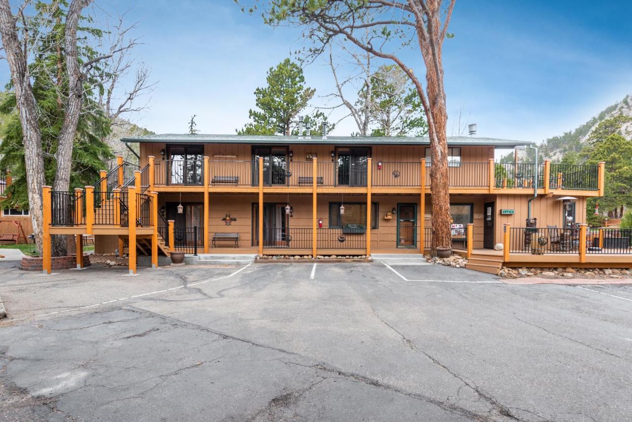  | 4 Seasons Inn on Fall River