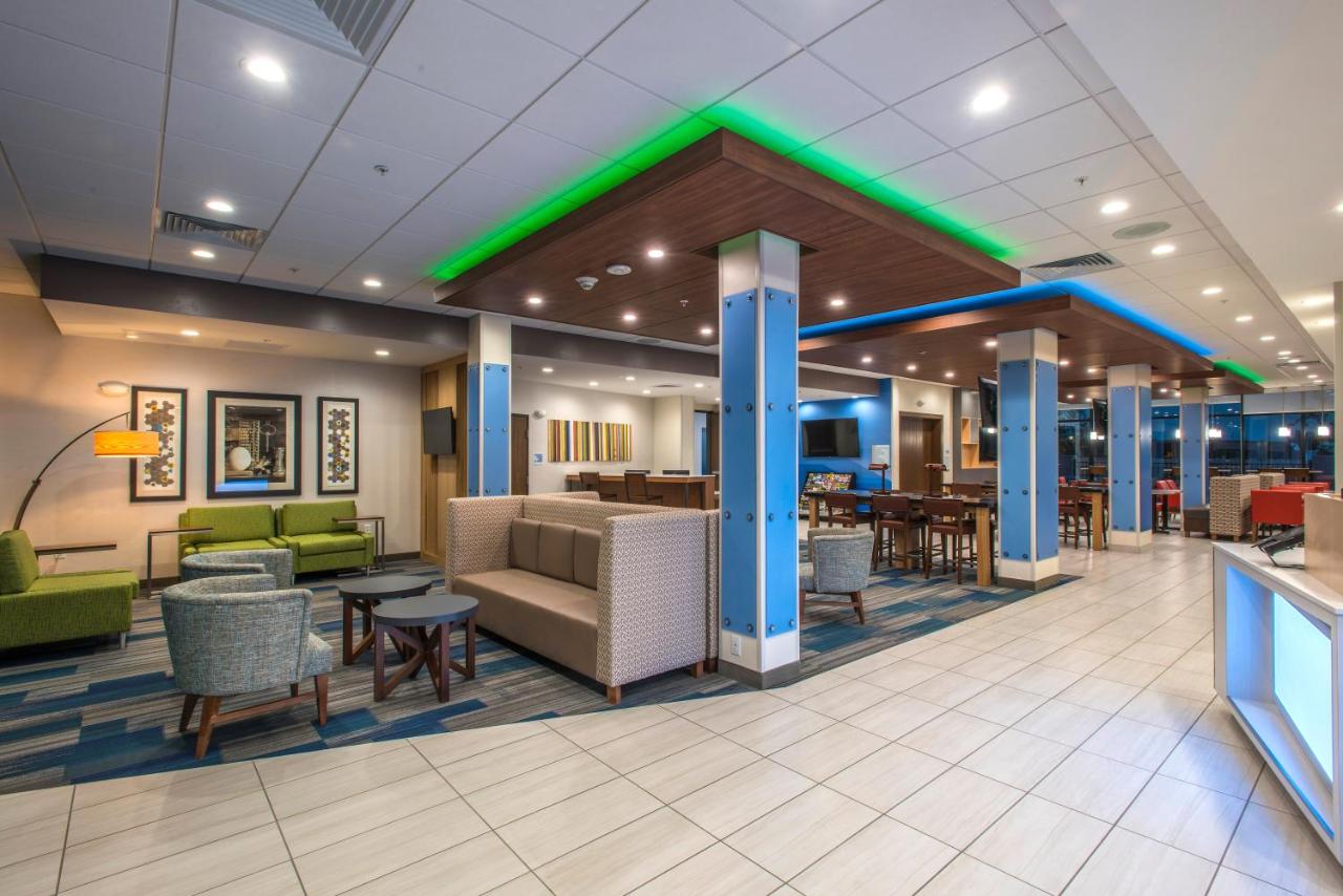  | Holiday Inn Express & Suites - Phoenix North - Happy Valley, an IHG Hotel