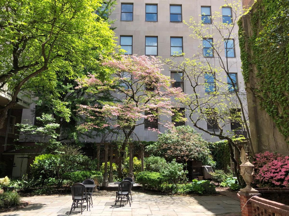 | Morris House Hotel