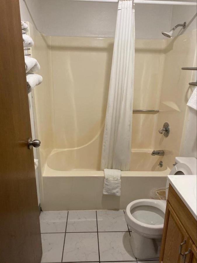 | Americas Best Value Inn West Frankfort