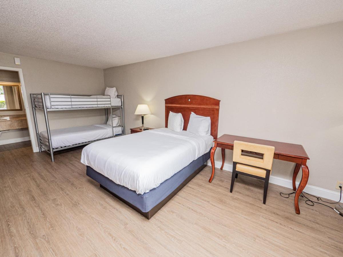  | Stayable Suites Lakeland