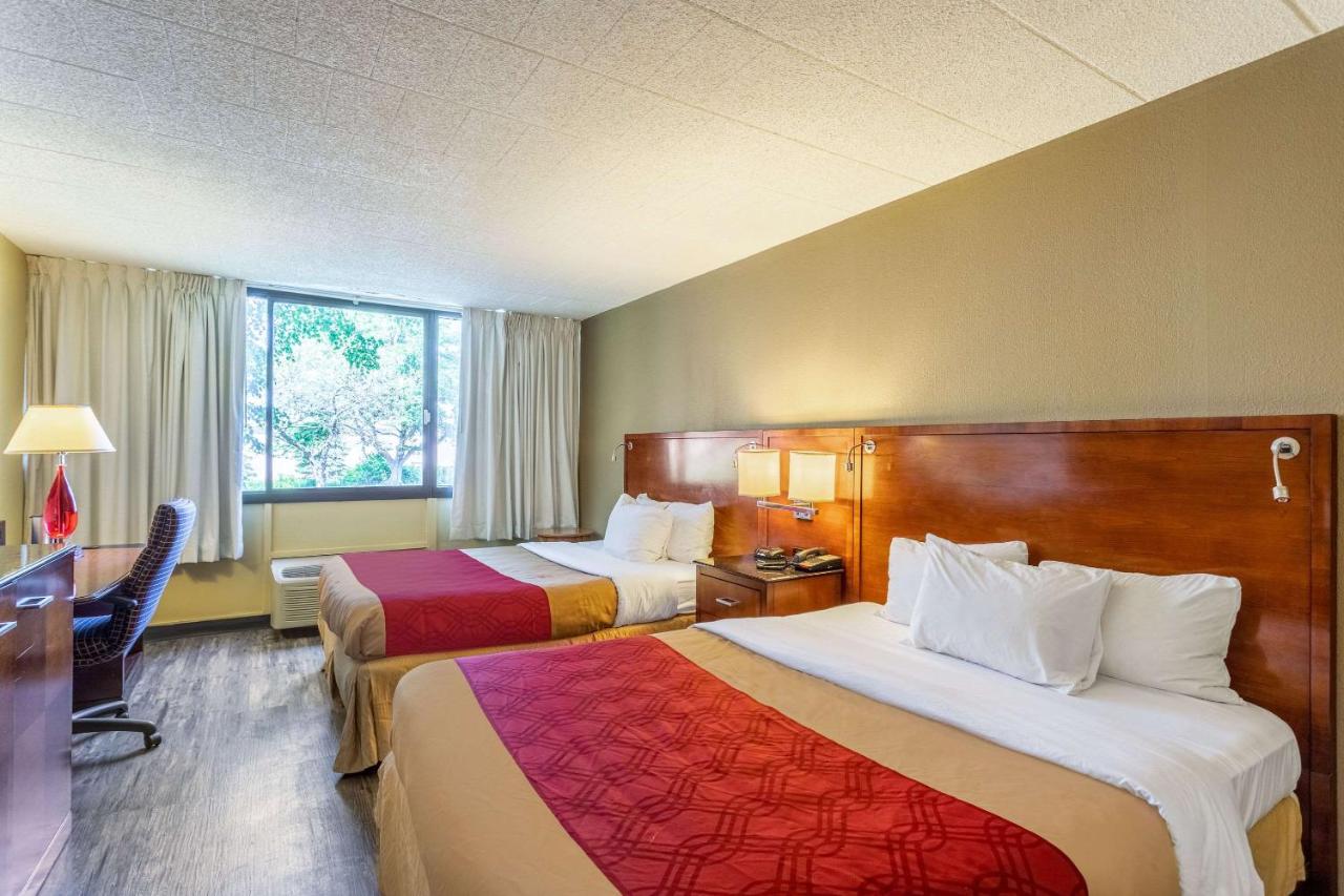 | Econo Lodge Fredonia