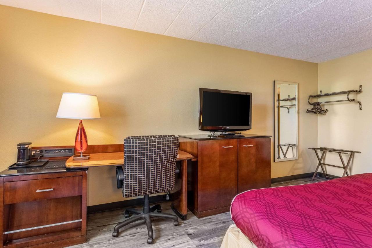 | Econo Lodge Fredonia