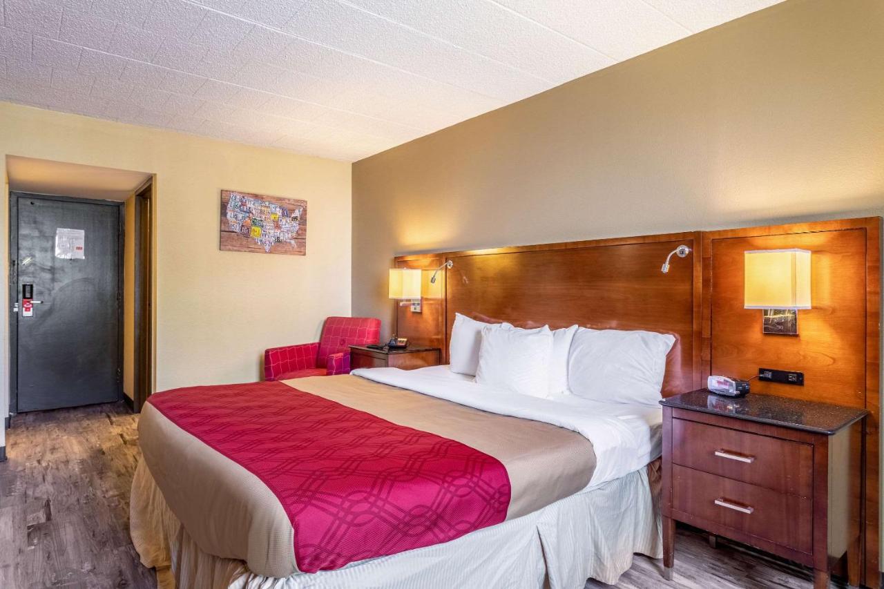 | Econo Lodge Fredonia