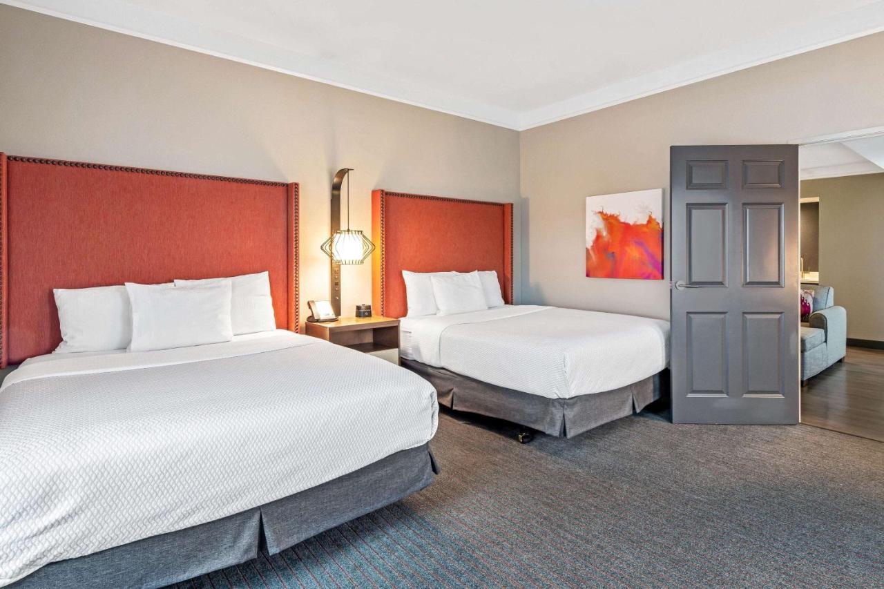 Deluxe Suite with Mobility/Hearing Impaired Access - Non-Smoking at La Quinta Inn & Suites by Wyndham San Francisco Airport N