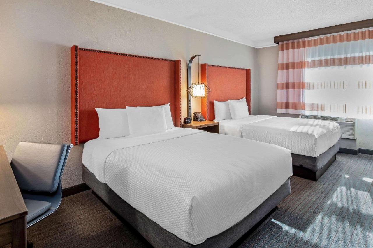 Queen Room with Two Queen Beds - Disability Access at La Quinta Inn & Suites by Wyndham San Francisco Airport N