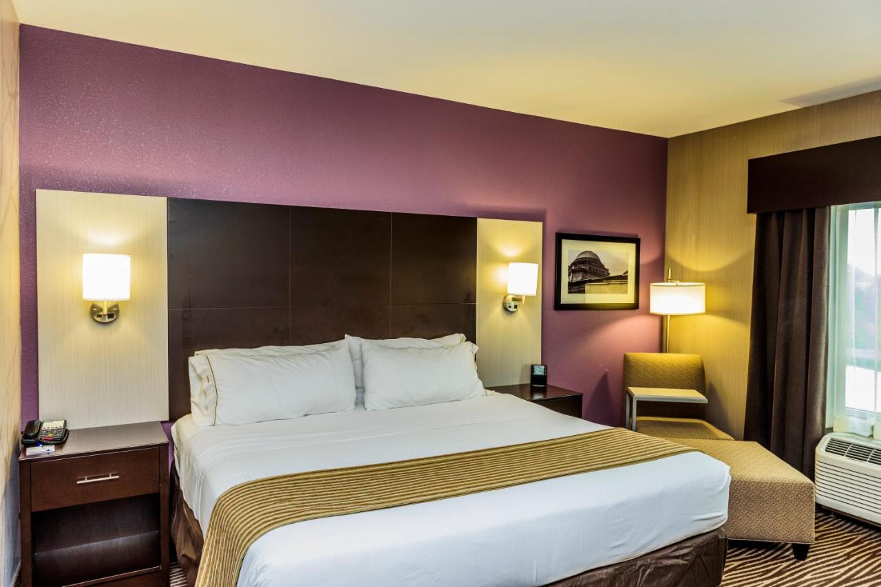 | Holiday Inn Express & Suites Cheektowaga North East, an IHG Hotel