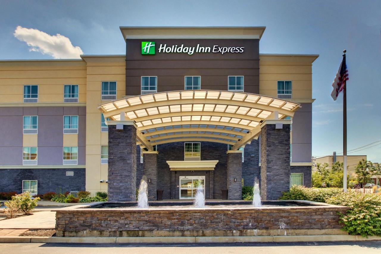 | Holiday Inn Express & Suites Cheektowaga North East, an IHG Hotel