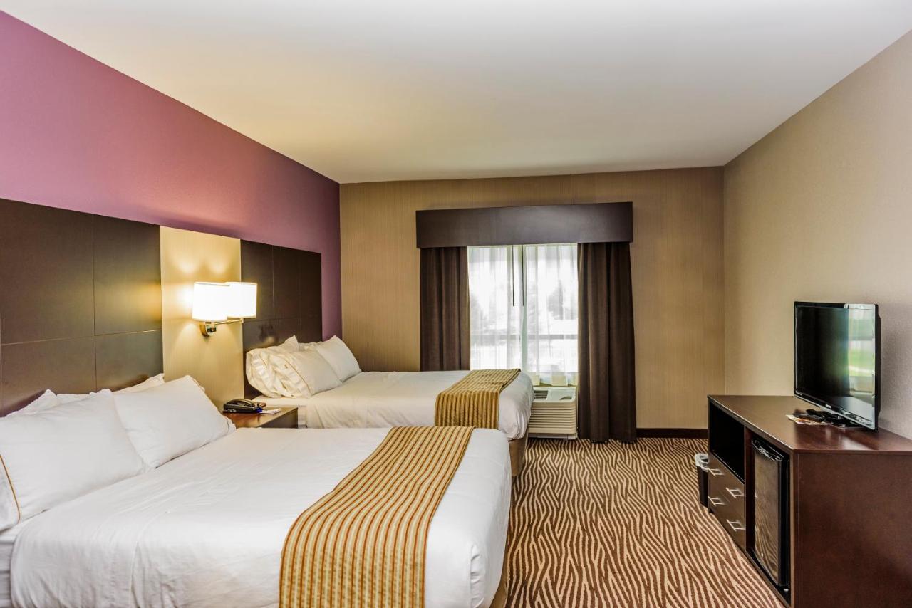 | Holiday Inn Express & Suites Cheektowaga North East, an IHG Hotel