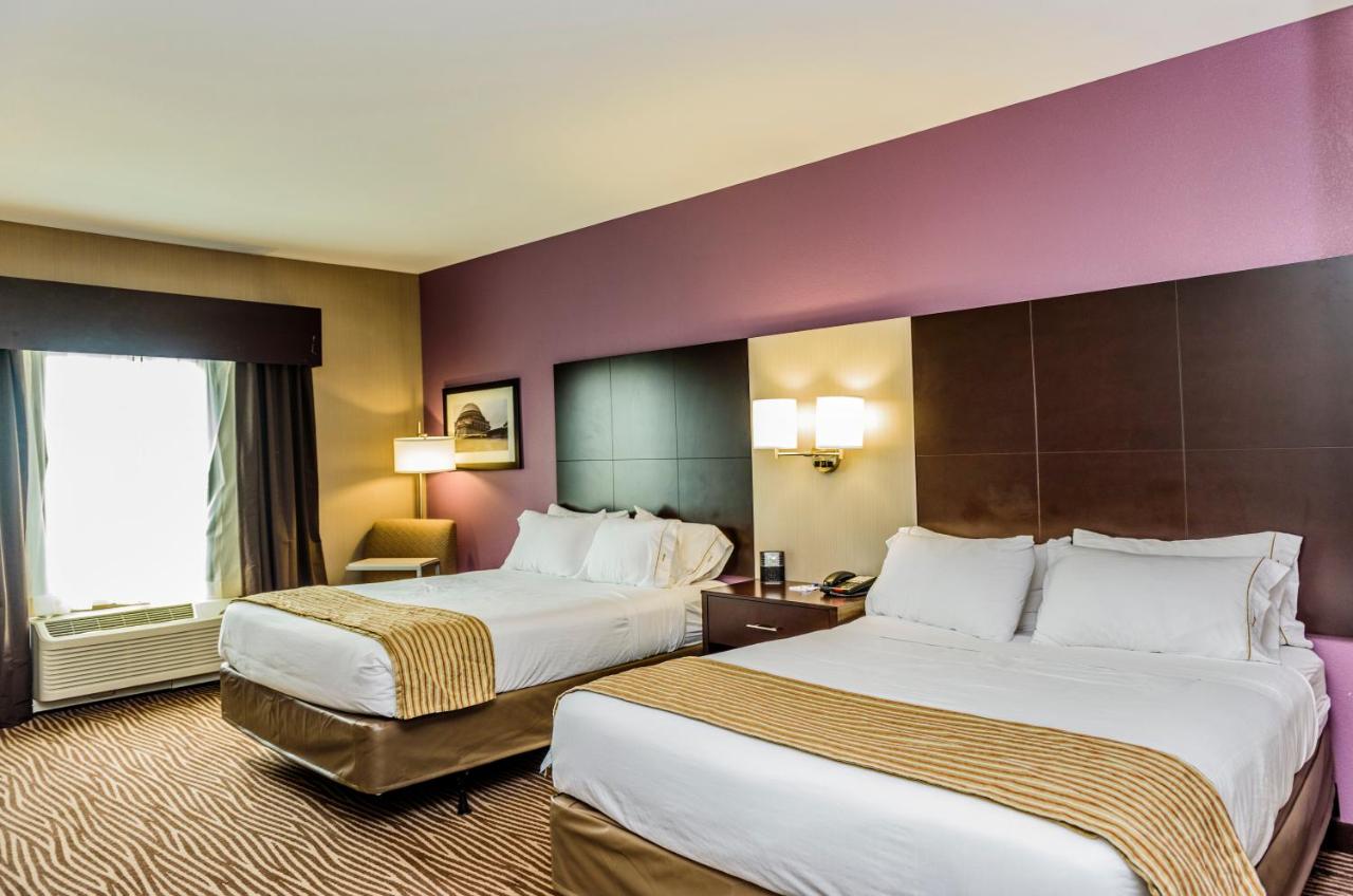 | Holiday Inn Express & Suites Cheektowaga North East, an IHG Hotel