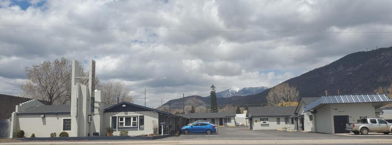 | PineCrest Inn & Suites