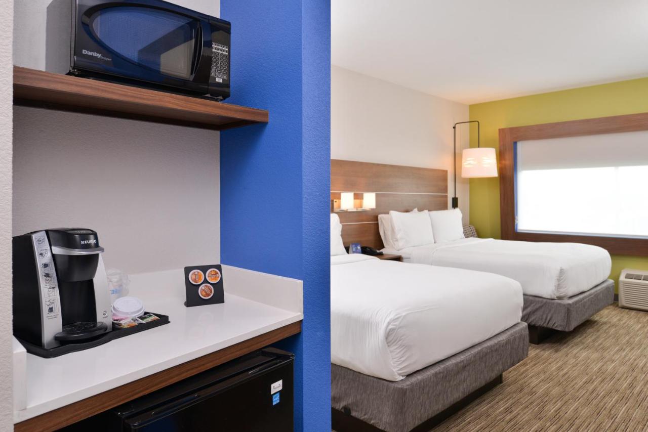 Queen Room with Two Queen Beds - Non-Smoking at Holiday Inn Express Early by IHG