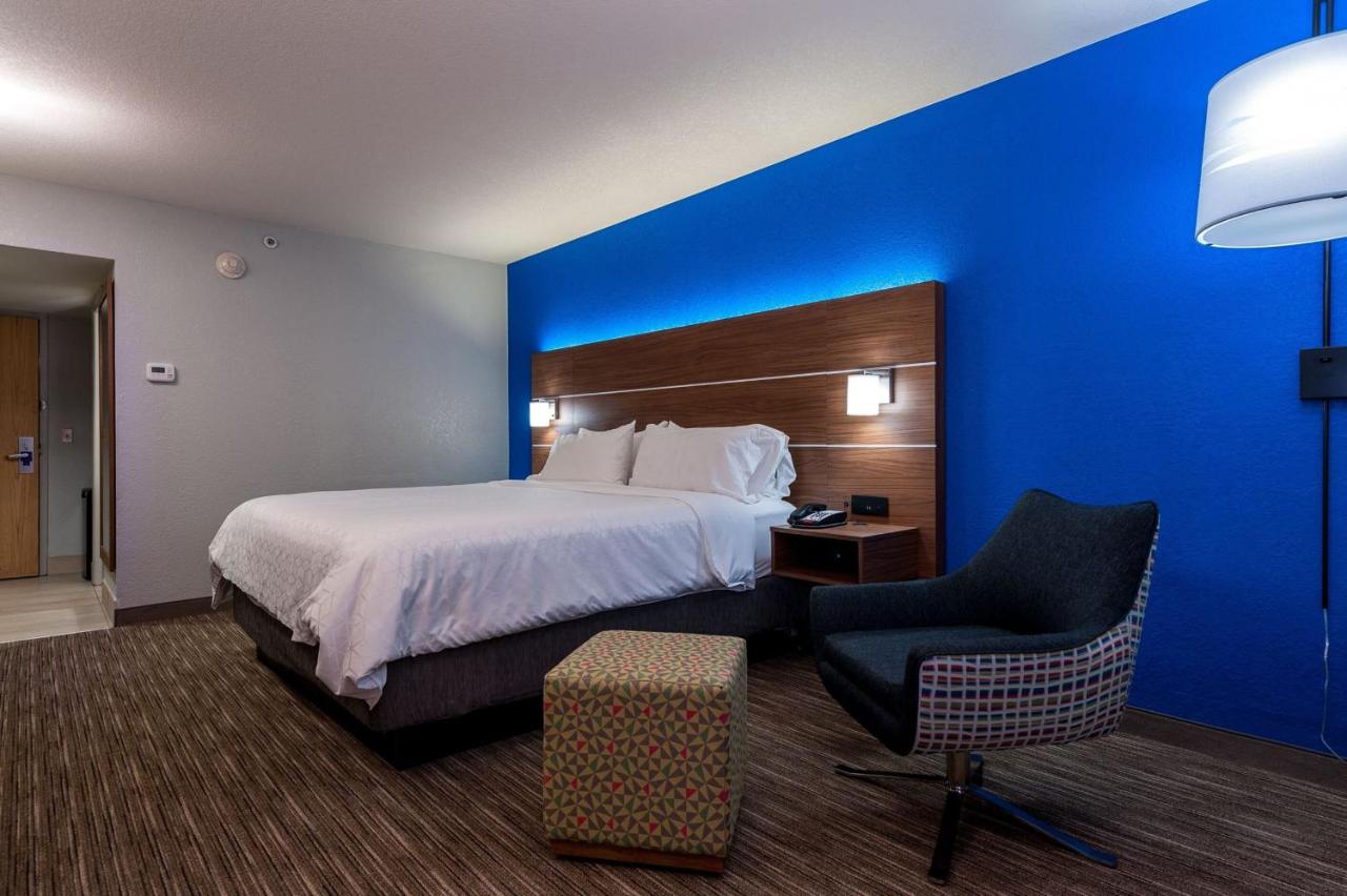 King Room - Non-Smoking at Holiday Inn Express Cape Coral-Fort Myers Area by IHG